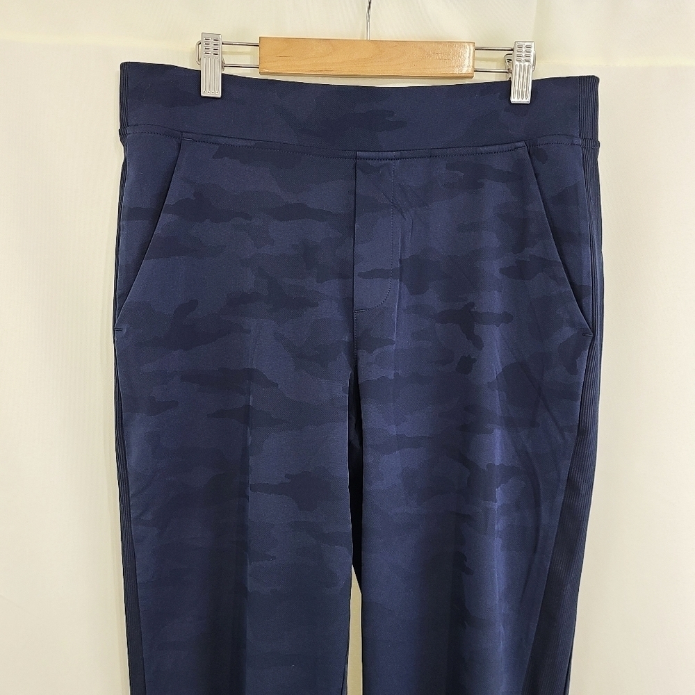 Athleta Brooklyn mid rise ankle pant navy blue camo Women's size 10 - Picture 5 of 7